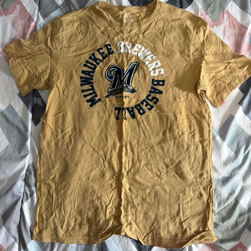 Mlb Men's Yellow and Gold T-shirt